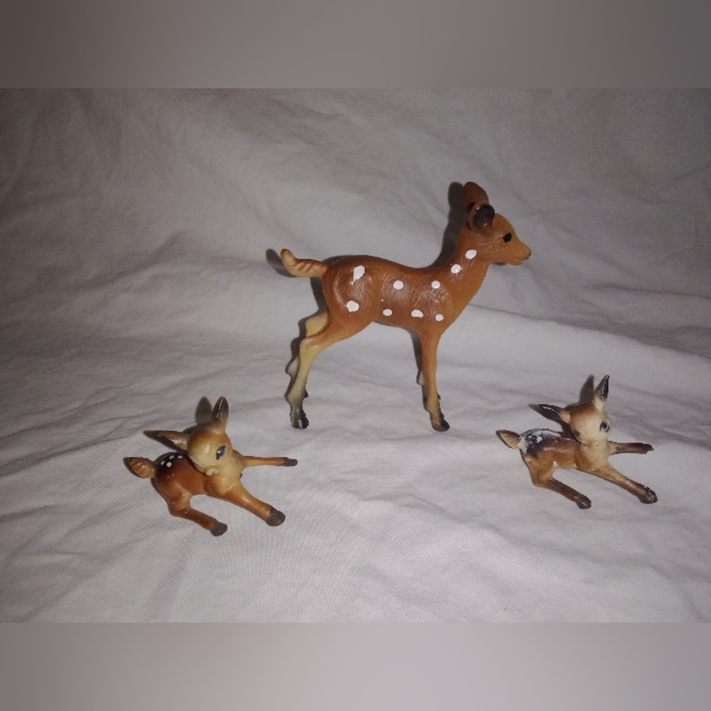 Vintage Christmas Holiday Deer Fawn Village Figurines Hong Kong 60s 70s
